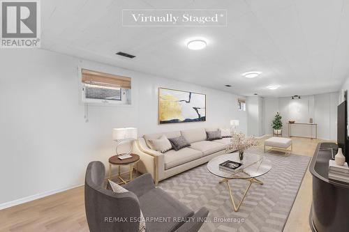 280 Montrose Avenue, Hamilton, ON - Indoor Photo Showing Living Room