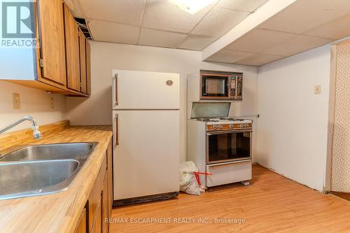 15 Queensbury Road, Fort Erie, ON - Indoor Photo Showing Kitchen With Double Sink