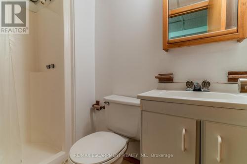 15 Queensbury Road, Fort Erie, ON - Indoor Photo Showing Bathroom