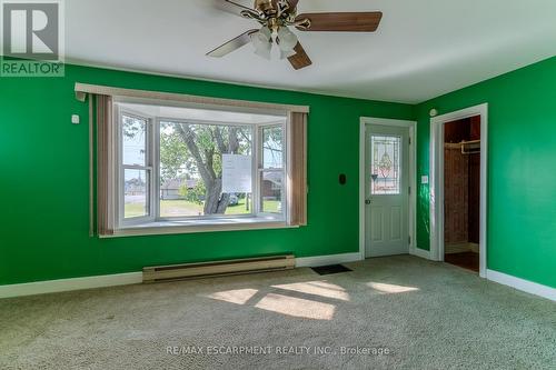 15 Queensbury Road, Fort Erie, ON - Indoor Photo Showing Other Room