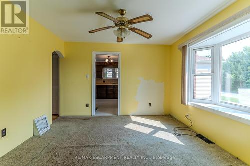 15 Queensbury Road, Fort Erie, ON - Indoor Photo Showing Other Room