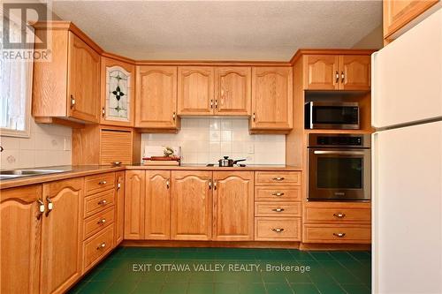 1932 Gore Line, Whitewater Region, ON - Indoor Photo Showing Kitchen