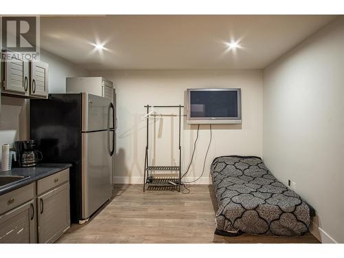 136 Mugford Road, Kelowna, BC - Indoor Photo Showing Kitchen