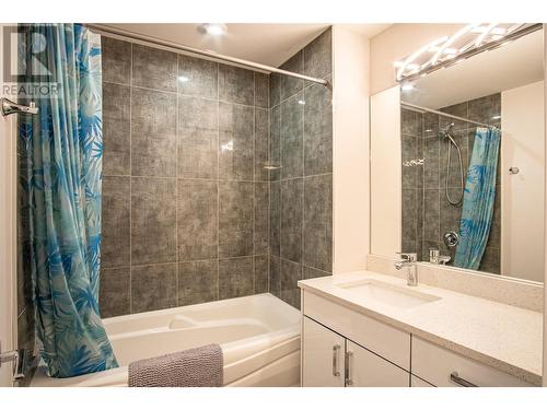 136 Mugford Road, Kelowna, BC - Indoor Photo Showing Bathroom