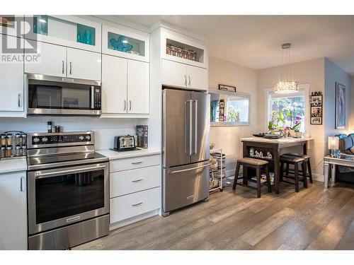 136 Mugford Road, Kelowna, BC - Indoor Photo Showing Kitchen