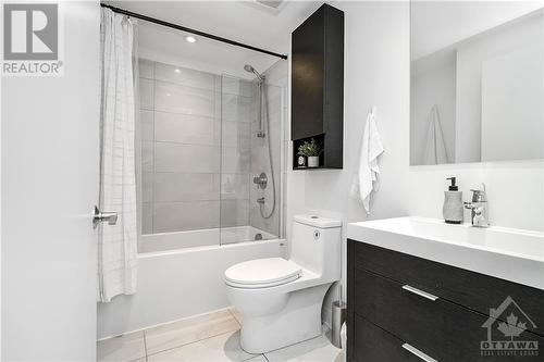 20 Daly Avenue Unit#1710, Ottawa, ON - Indoor Photo Showing Bathroom