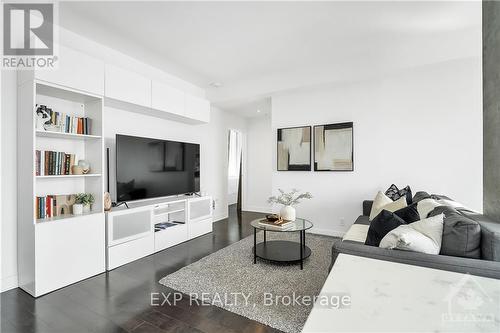 1710 - 20 Daly Avenue, Ottawa, ON - Indoor Photo Showing Living Room