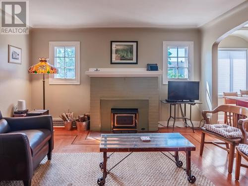 1027 Government Street, Penticton, BC - Indoor Photo Showing Living Room With Fireplace