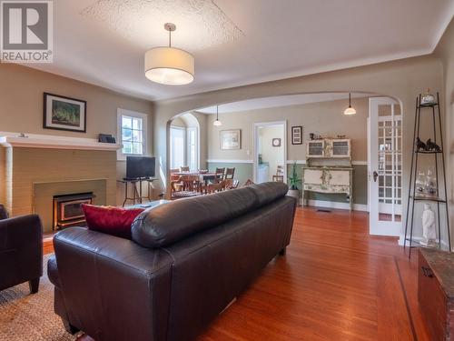 1027 Government Street, Penticton, BC - Indoor Photo Showing Living Room With Fireplace