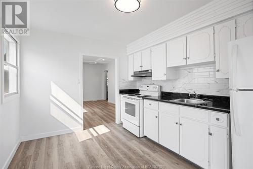 1756 Westcott, Windsor, ON - Indoor Photo Showing Kitchen