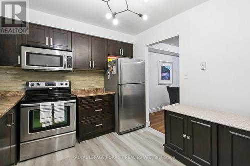 17 - 1415 Fieldlight Blvd Boulevard, Pickering, ON - Indoor Photo Showing Kitchen With Stainless Steel Kitchen