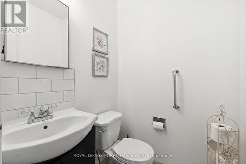 17 - 1415 Fieldlight Blvd Boulevard, Pickering, ON - Indoor Photo Showing Bathroom