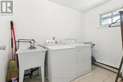 17 - 1415 Fieldlight Blvd Boulevard, Pickering, ON - Indoor Photo Showing Laundry Room