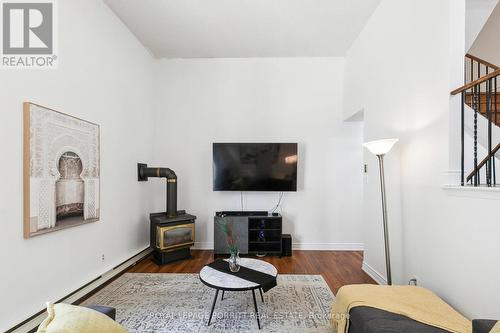 17 - 1415 Fieldlight Blvd Boulevard, Pickering, ON - Indoor Photo Showing Living Room