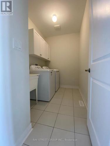 41 Ducharme Drive, Richmond Hill, ON - Indoor Photo Showing Laundry Room