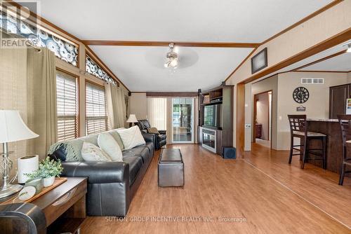 51 - 6047 Highway 89, New Tecumseth, ON - Indoor Photo Showing Living Room