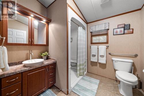 51 - 6047 Highway 89, New Tecumseth, ON - Indoor Photo Showing Bathroom