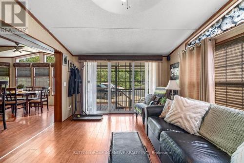 51 - 6047 Highway 89, New Tecumseth, ON - Indoor Photo Showing Living Room