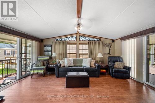 51 - 6047 Highway 89, New Tecumseth, ON - Indoor Photo Showing Living Room