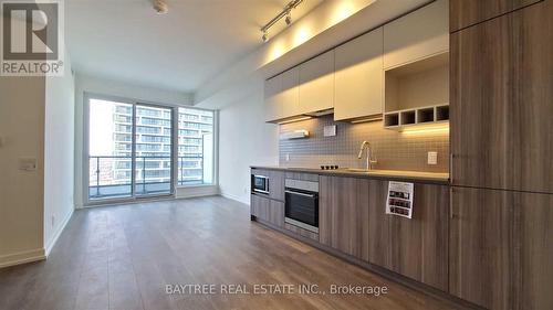 2701 - 5 Buttermill Avenue, Vaughan, ON - Indoor Photo Showing Kitchen