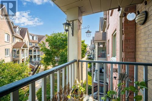 834 - 75 Weldrick Road E, Richmond Hill, ON - Outdoor With Balcony