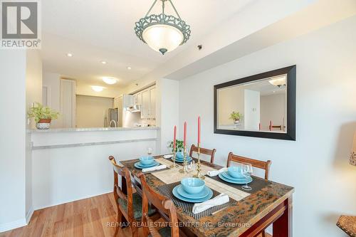 834 - 75 Weldrick Road E, Richmond Hill, ON - Indoor Photo Showing Dining Room