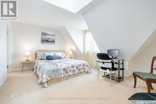 834 - 75 Weldrick Road E, Richmond Hill, ON - Indoor Photo Showing Bedroom