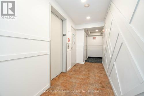 834 - 75 Weldrick Road E, Richmond Hill, ON - Indoor Photo Showing Other Room