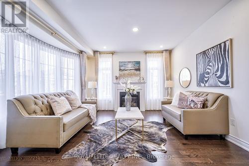 331 William Forster Road, Markham, ON - Indoor Photo Showing Living Room