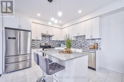 331 William Forster Road, Markham, ON - Indoor Photo Showing Kitchen With Upgraded Kitchen