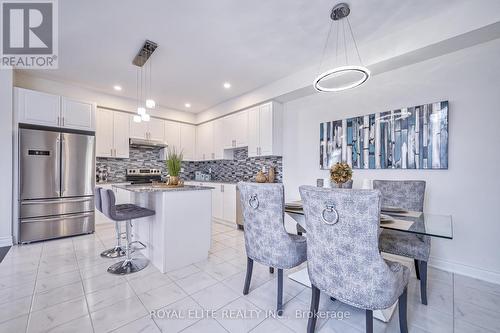 331 William Forster Road, Markham, ON - Indoor Photo Showing Kitchen With Upgraded Kitchen