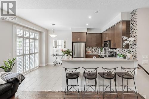 170 Duncan Lane, Milton (Scott), ON - Indoor Photo Showing Kitchen With Stainless Steel Kitchen With Upgraded Kitchen