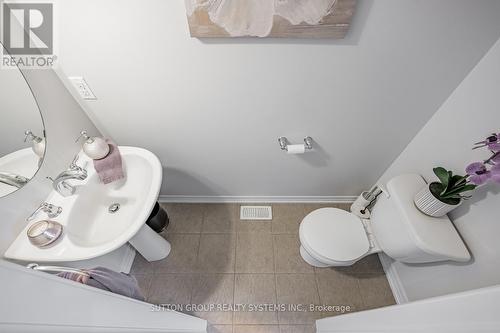 170 Duncan Lane, Milton (Scott), ON -  Photo Showing Bathroom