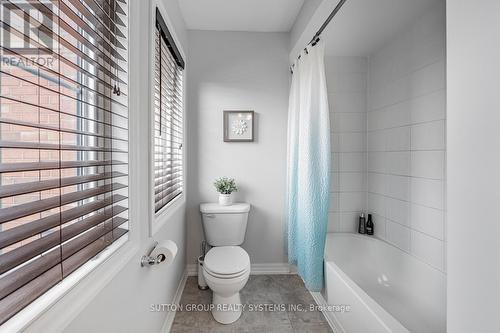 170 Duncan Lane, Milton (Scott), ON - Indoor Photo Showing Bathroom