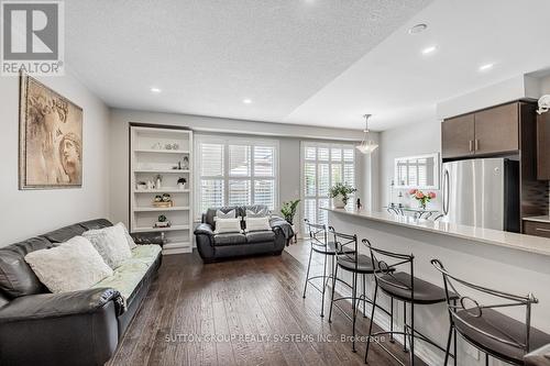 170 Duncan Lane, Milton (Scott), ON - Indoor Photo Showing Living Room