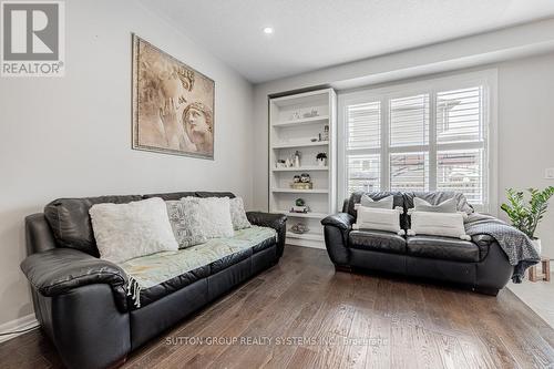 170 Duncan Lane, Milton (Scott), ON - Indoor Photo Showing Living Room