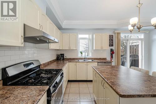 3203 Joel Kerbel Place, Mississauga (Applewood), ON - Indoor Photo Showing Kitchen With Double Sink