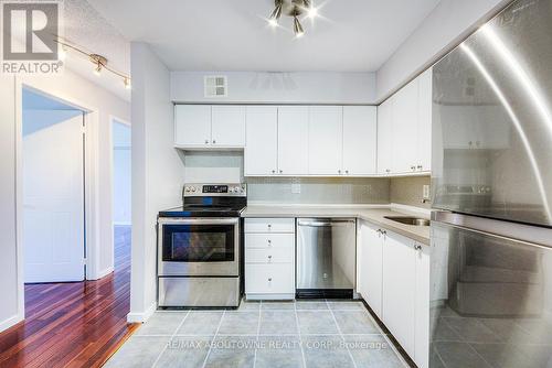 124 - 1496 Pilgrims Way, Oakville (Glen Abbey), ON - Indoor Photo Showing Kitchen