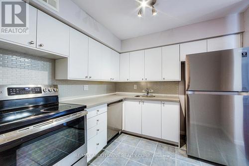 124 - 1496 Pilgrims Way, Oakville (Glen Abbey), ON - Indoor Photo Showing Kitchen