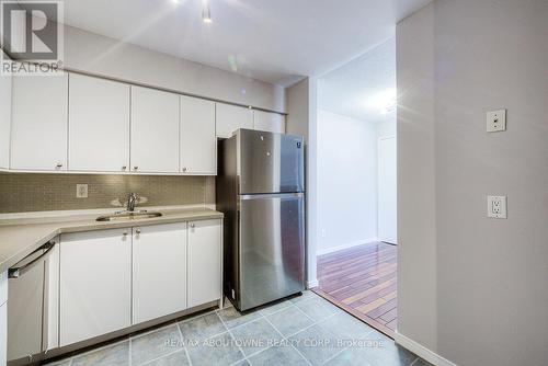 124 - 1496 Pilgrims Way, Oakville, ON - Indoor Photo Showing Kitchen