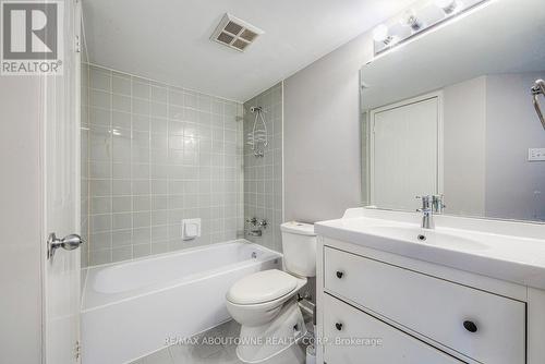 124 - 1496 Pilgrims Way, Oakville, ON - Indoor Photo Showing Bathroom