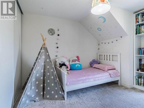 64 Boyces Creek Court, Caledon, ON - Indoor Photo Showing Bedroom