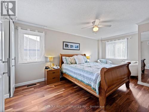 15 Garden Avenue, Brampton, ON - Indoor Photo Showing Bedroom