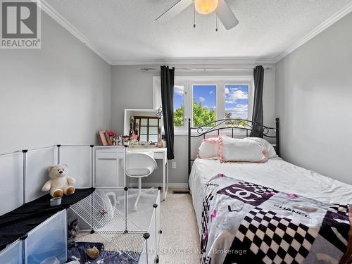 15 Garden Avenue, Brampton, ON - Indoor Photo Showing Bedroom