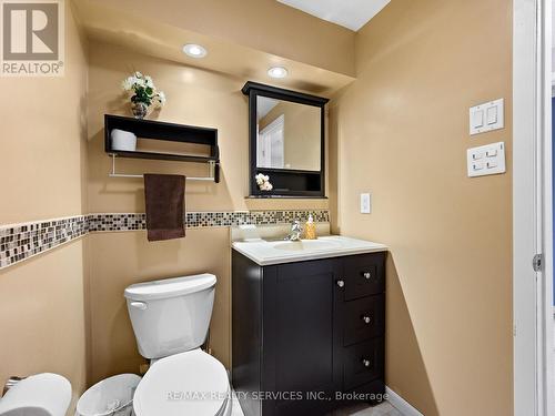 15 Garden Avenue, Brampton, ON - Indoor Photo Showing Bathroom