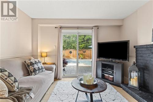 3061 Keynes Crescent, Mississauga (Meadowvale), ON - Indoor Photo Showing Living Room With Fireplace