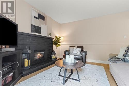 3061 Keynes Crescent, Mississauga (Meadowvale), ON - Indoor With Fireplace