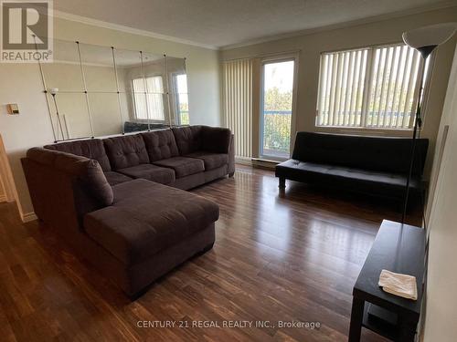 934 - 95 Trailwood Drive, Mississauga (Hurontario), ON - Indoor Photo Showing Living Room