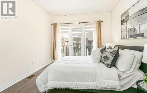 14 Arrowview Drive, Brampton (Northwest Brampton), ON - Indoor Photo Showing Bedroom