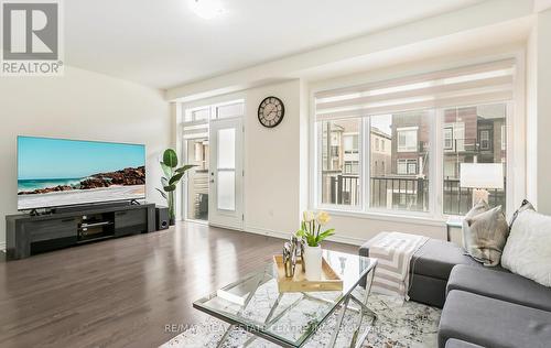 14 Arrowview Drive, Brampton, ON - Indoor Photo Showing Living Room